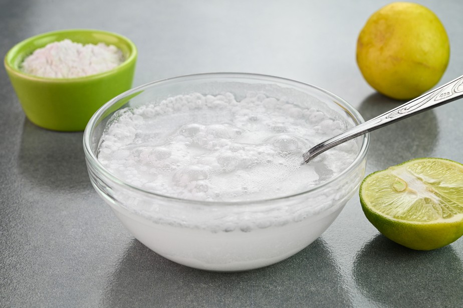 Usos Criativos do Limão com Bicarbonato na Limpeza Doméstica