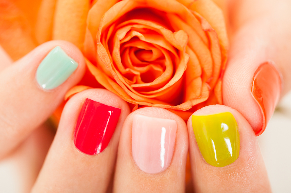 esmalte branco leitoso para praia