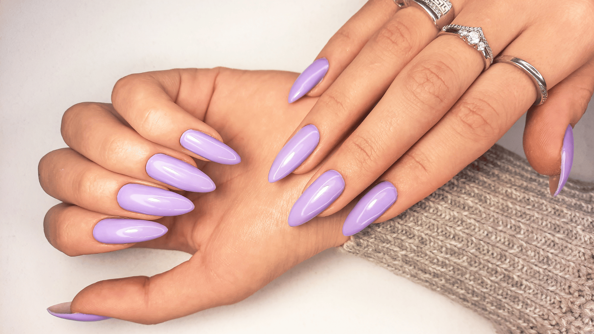 esmalte branco leitoso para praia