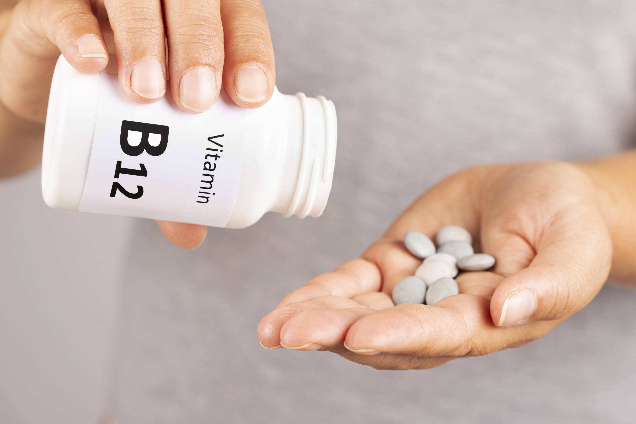 Sintomas de Deficiência de B12: Quando Procurar um Médico?