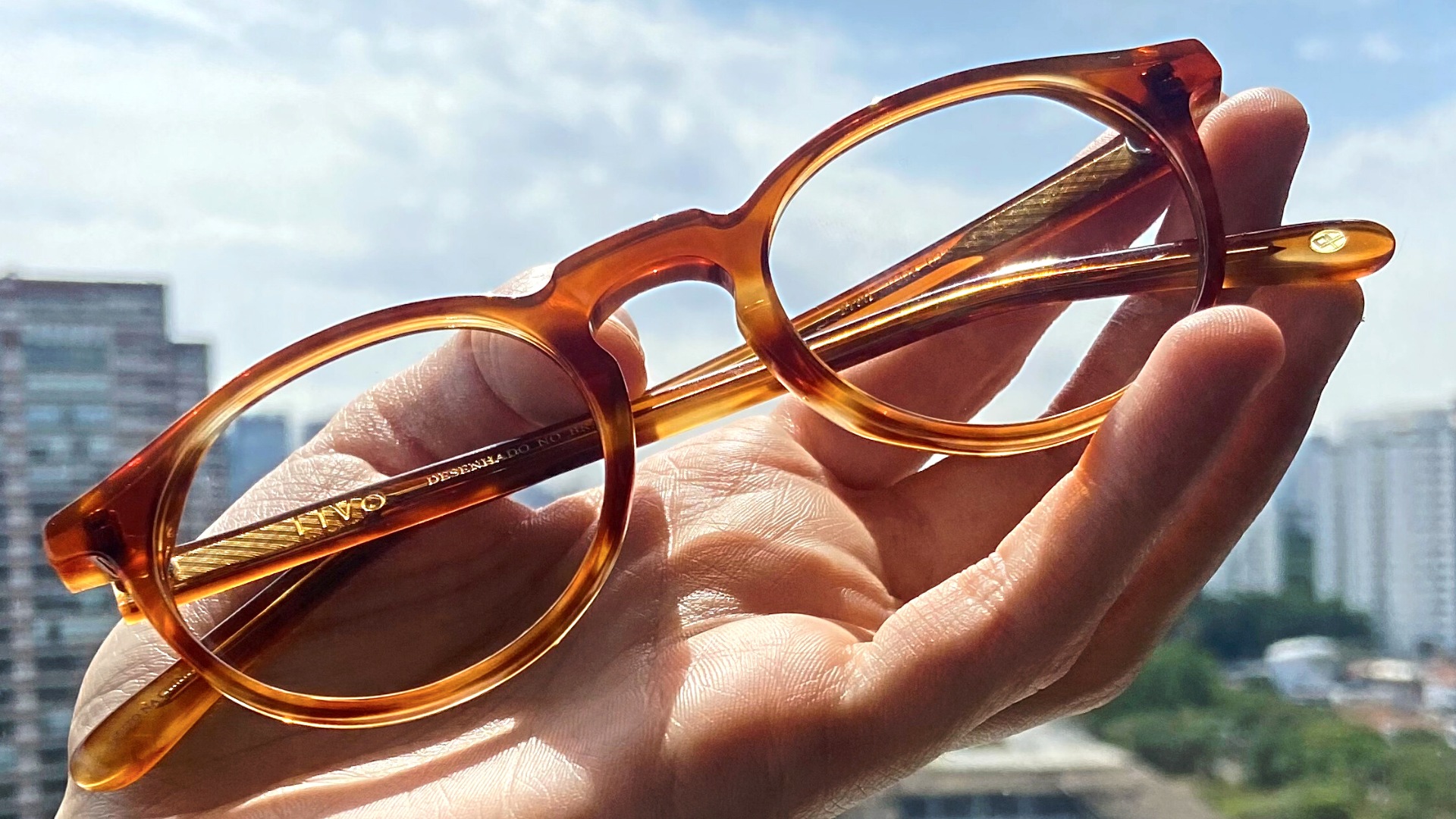 como não errar na escolha do óculos de grau moderno