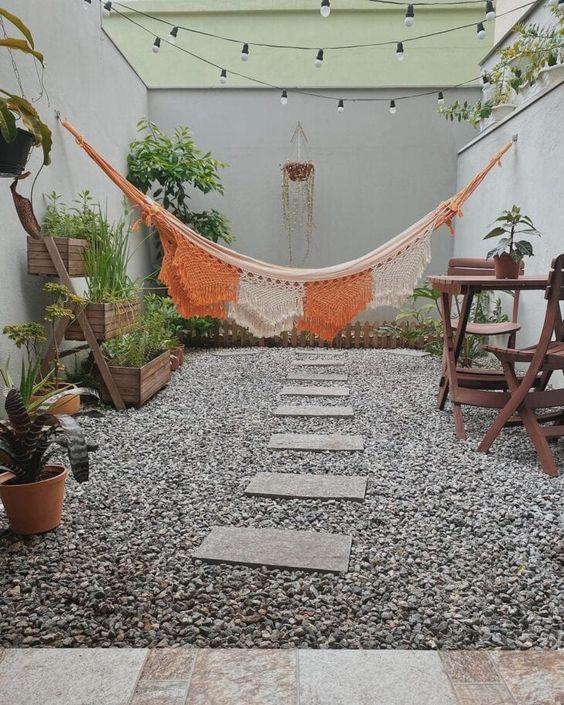 quintal pequeno decorado simples e barato
