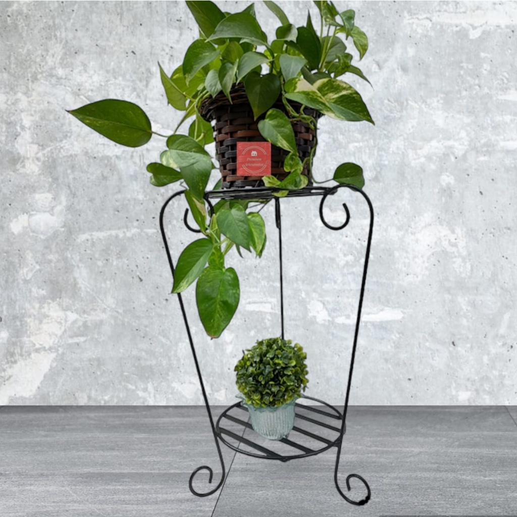 suporte de ferro para plantas de chão branco