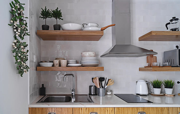 ideias de cozinhas sem armários superiores