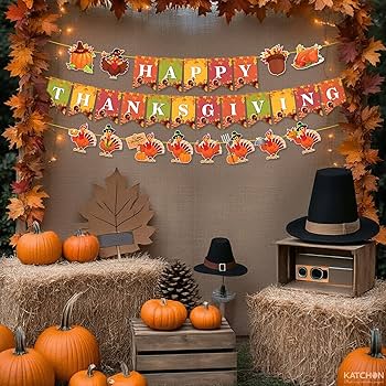 centro de mesa thanksgiving com abóboras e pinhas