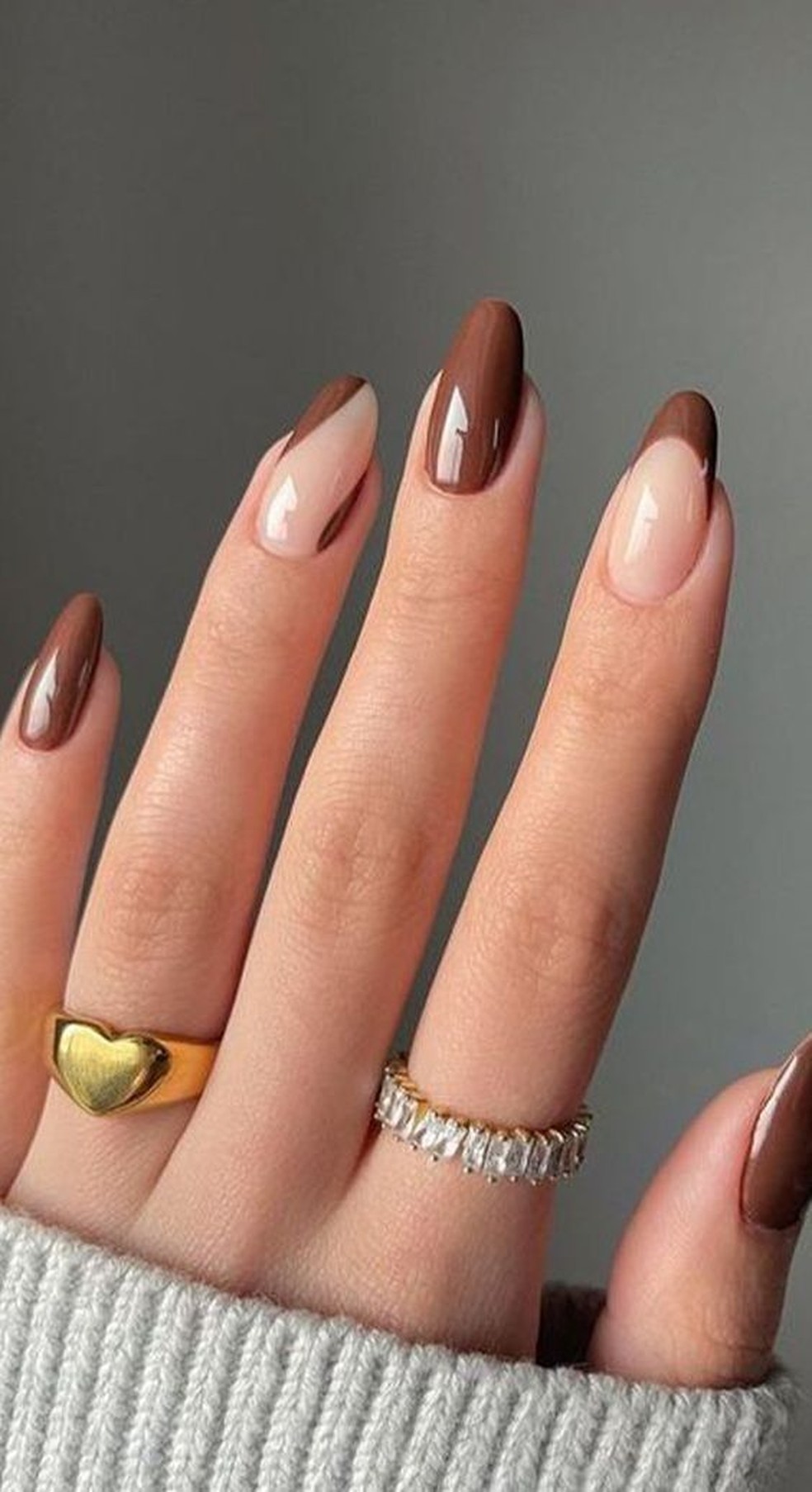 como evitar unhas marrons manchadas