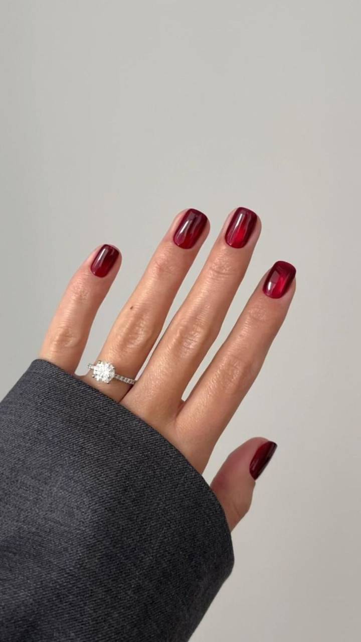 unhas com esmaltação em gel