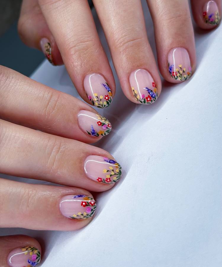 unhas com esmaltação em gel