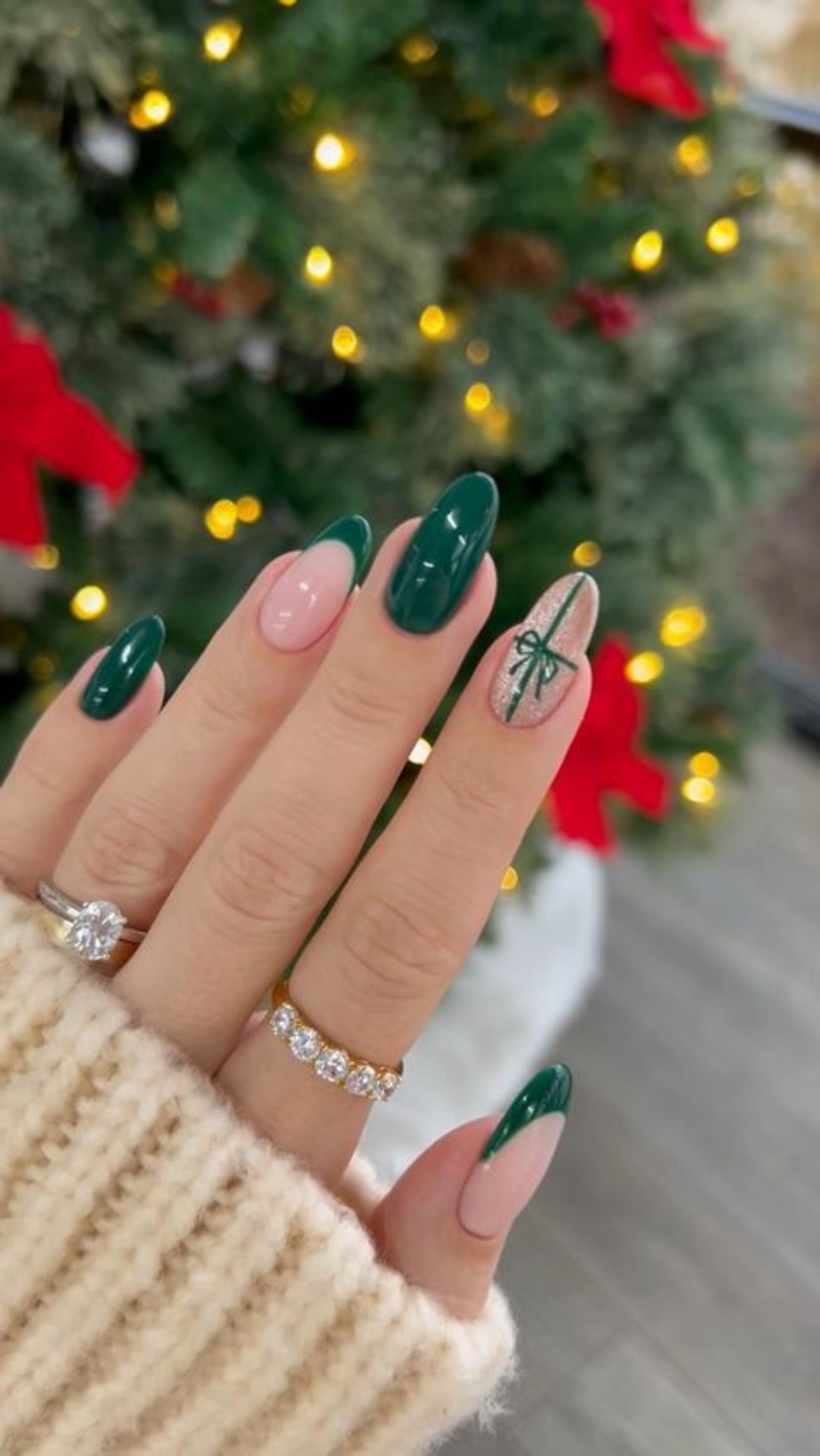 unhas de gel vermelho cereja cromado natal