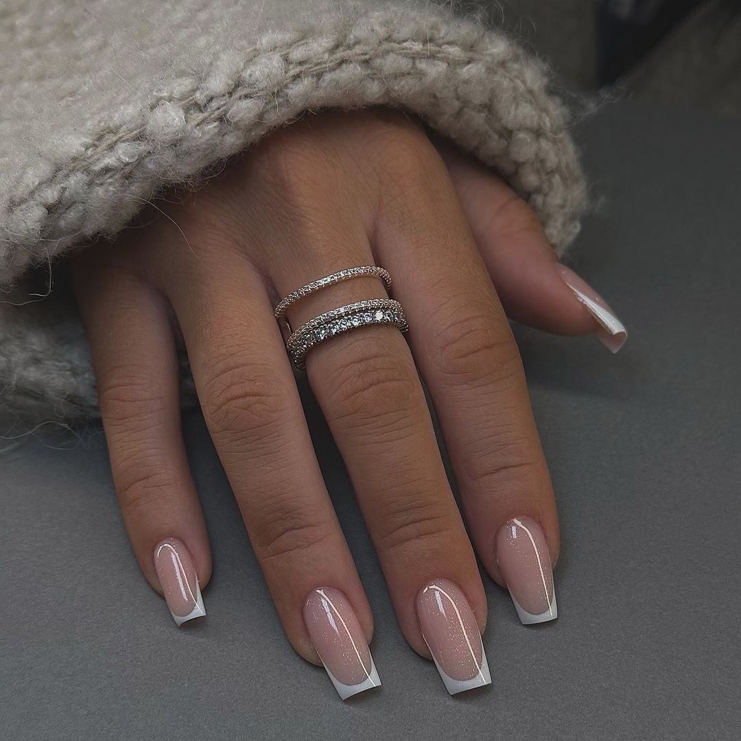 francesinha minimalista unhas gel curtas